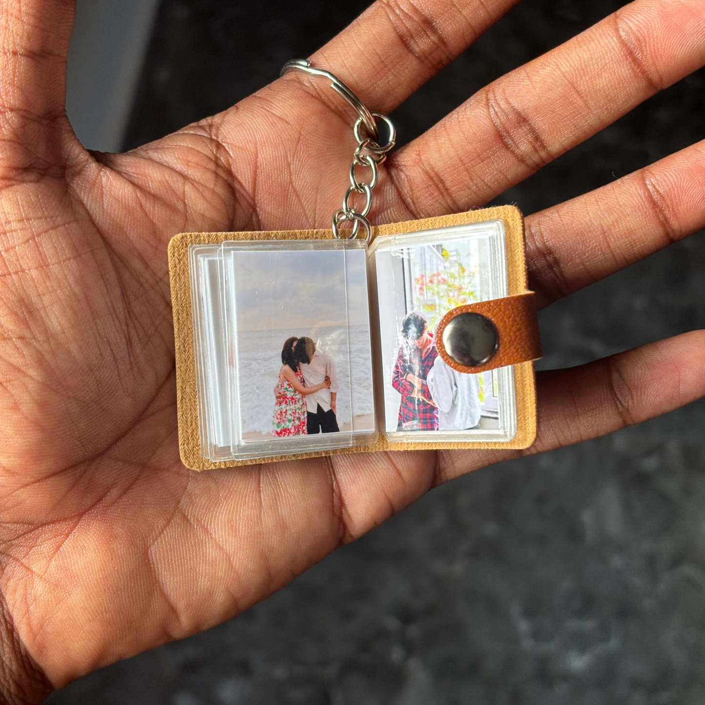 Customized Mini Photo Album Keychain - 16 Photos ( Leather )